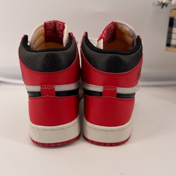 Air Jordan 1 Retro High OG Chicago Lost & Found DZ5485-612 Size 8 red/white main image 4